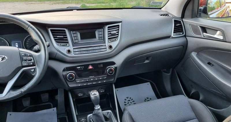 Hyundai Tucson cena 59700 przebieg: 145000, rok produkcji 2015 z Kamień Krajeński małe 211
